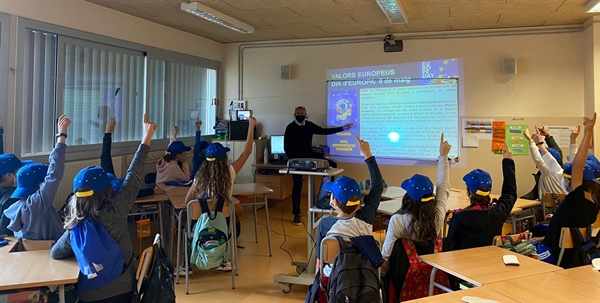 Taller "Joventut activa a la UE" a Escola Domeny. Girona, 6 de novembre de 2020