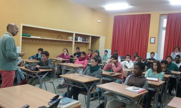 Sessió: “Joventut activa a la UE”, el 14/10/2015 a l’Institut-Escola Cor de Maria d'Olot