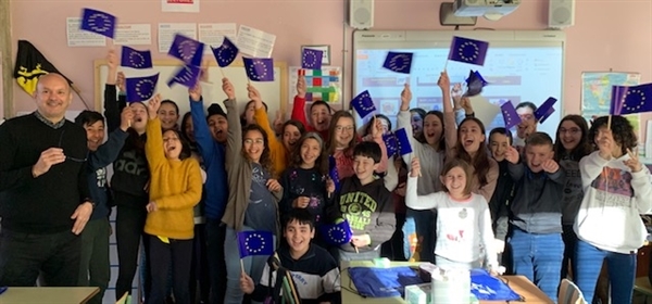 Taller "Joventut activa a la UE" a l'Escola Castanyer, Sant Joan Les Fonts. 5 de febrer de 2020