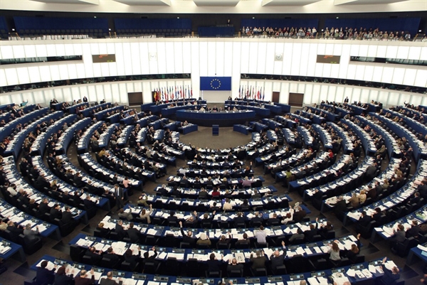 Noves formes d'ocupació: el Parlament Europeu proposa protegir els drets dels treballadors