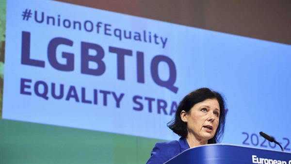Unió de la Igualtat: la Comissió presenta la seva primera estratègia per a la igualtat de les persones LGBTIQ a la UE