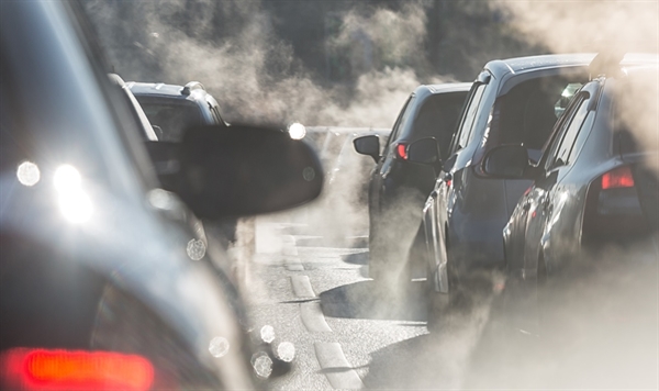 Mobilitat neta: La Comissió presenta una proposta sobre els assajos d'emissions dels vehicles en condicions reals de conducció
