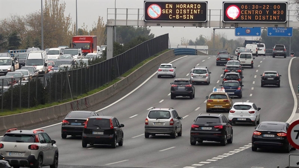 Indústria automobilística: Les noves normes sobre vehicles més nets i segurs comencen a aplicar-se a tot Europa