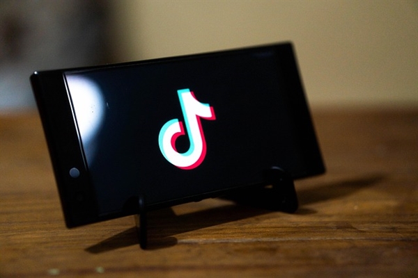 La Comissió accepta els compromisos de TikTok en matèria de transparència publicitària en virtut del Reglament de serveis digitals