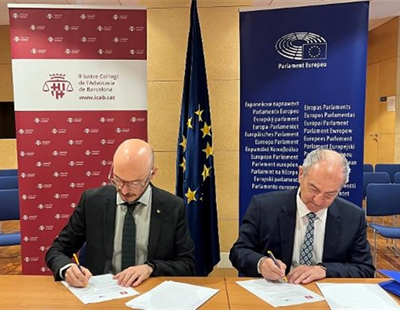 L’Il·lustre Col·legi de l’Advocacia de Barcelona i l’Oficina del Parlament Europeu a Barcelona signen un acord de col·laboració